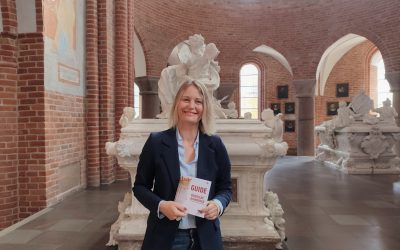 Roskilde Domkirke styrker formidlingen med ny guidebog